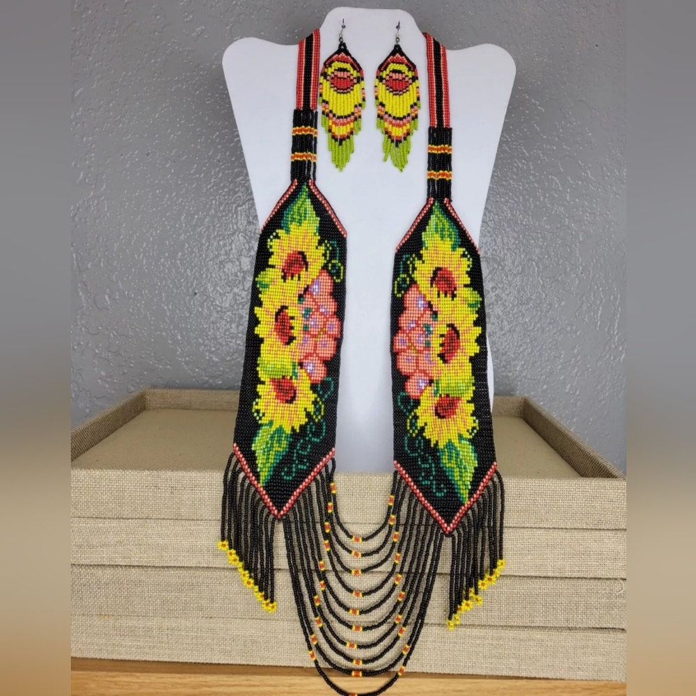 Handcrafted Floral Beaded Necklace Set - Black, Yellow, Pink